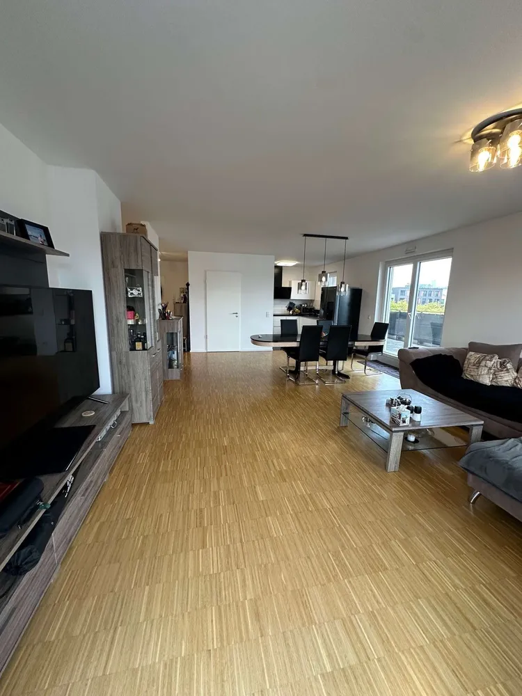 3 Zimmer Wohnung mit 122 m² in Frankfurt am Main – Bild 2