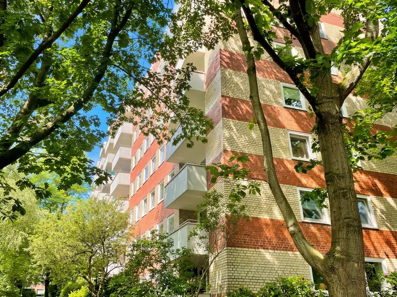 2 Zimmer Wohnung mit 70 m² in Hamburg – Bild 2