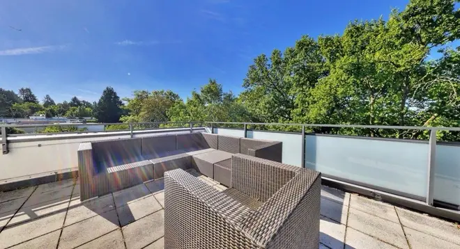 2 Zimmer Wohnung mit 77 m² in Frankfurt am Main – Bild 9