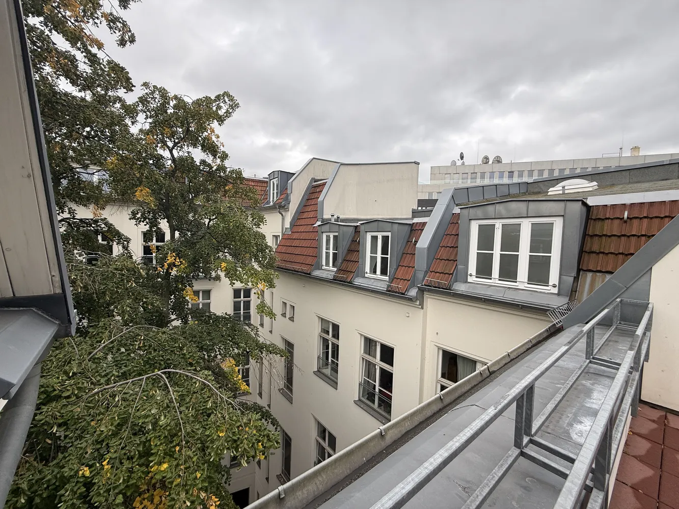 5 Zimmer Wohnung mit 256 m² in Berlin – Bild 4