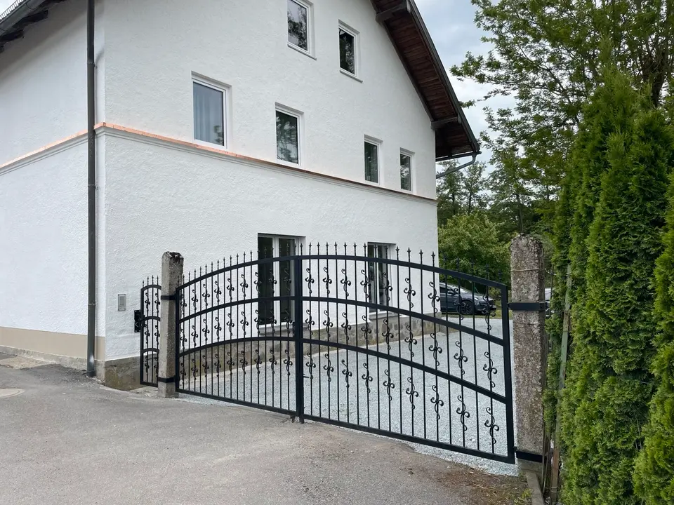 10 Zimmer Haus mit 198 m² in Deggendorf – Bild 1