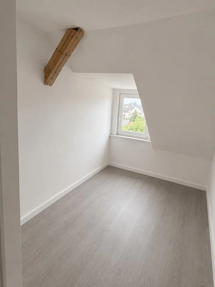 4 Zimmer Wohnung mit 102 m² in Kassel – Bild 1