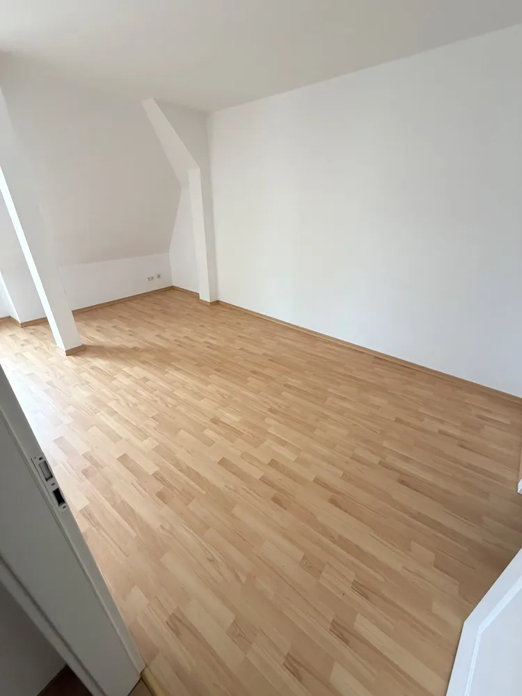 4 Zimmer Wohnung mit 150 m² in Halle (Saale) – Bild 11