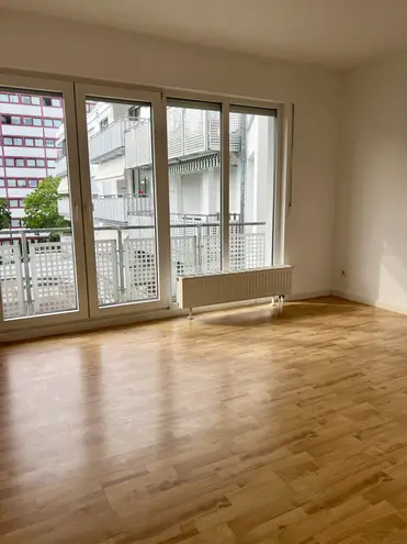 3 Zimmer Wohnung mit 82 m² in Frankfurt am Main – Bild 4