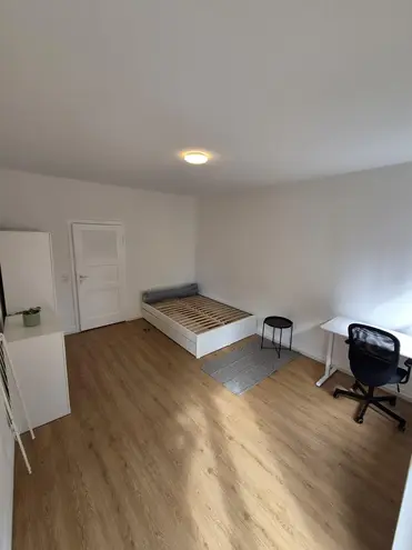 3 Zimmer Wohnung mit 80 m² in Karlsruhe – Bild 2