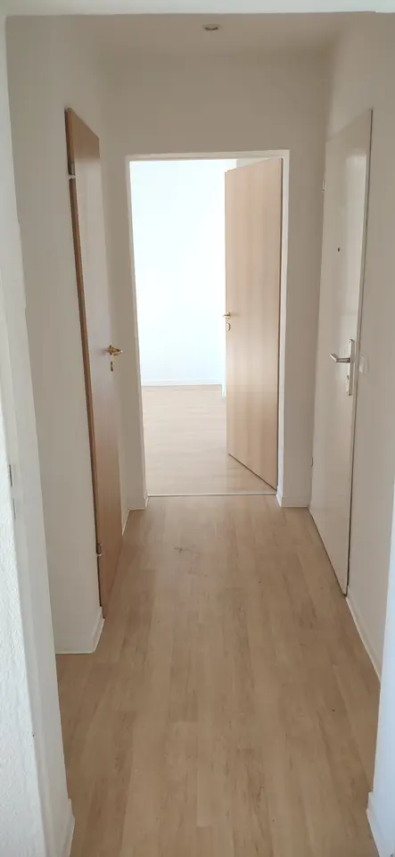 2 Zimmer Wohnung mit 38 m² in Werdau – Bild 2