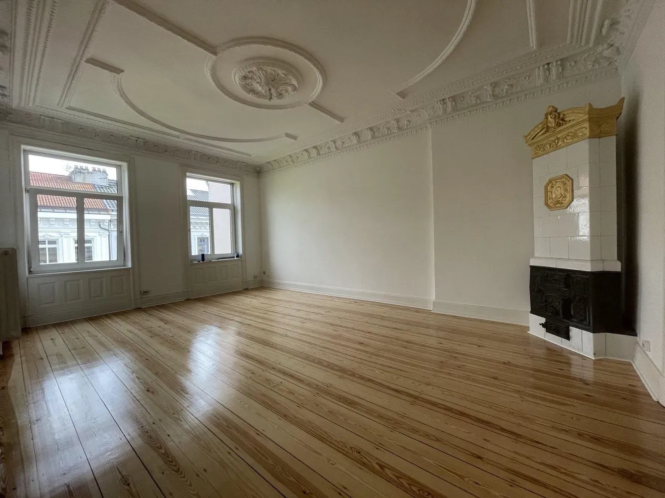 6 Zimmer Wohnung mit 138 m² in Hamburg – Bild 1