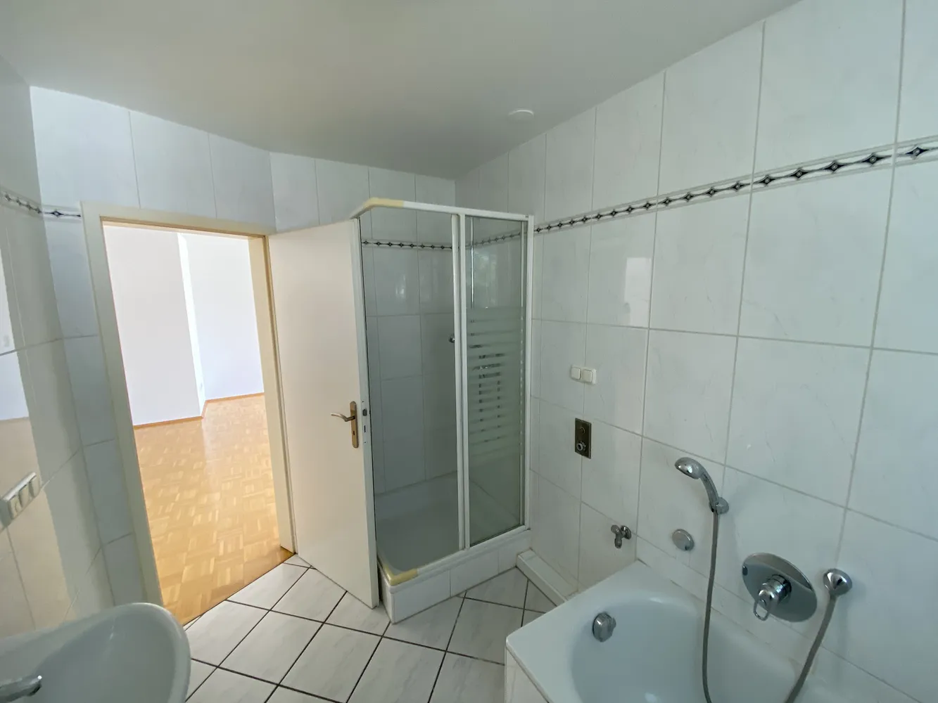 5 Zimmer Wohnung mit 150 m² in Wiesbaden – Bild 11