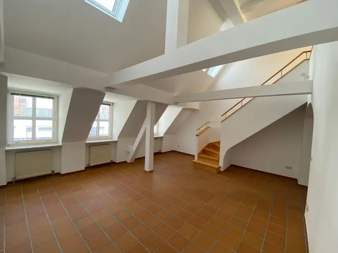 4 Zimmer Wohnung mit 83 m² in München – Bild 1
