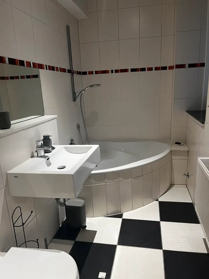 Shared room with 65 m² in Neumünster – Photo 9