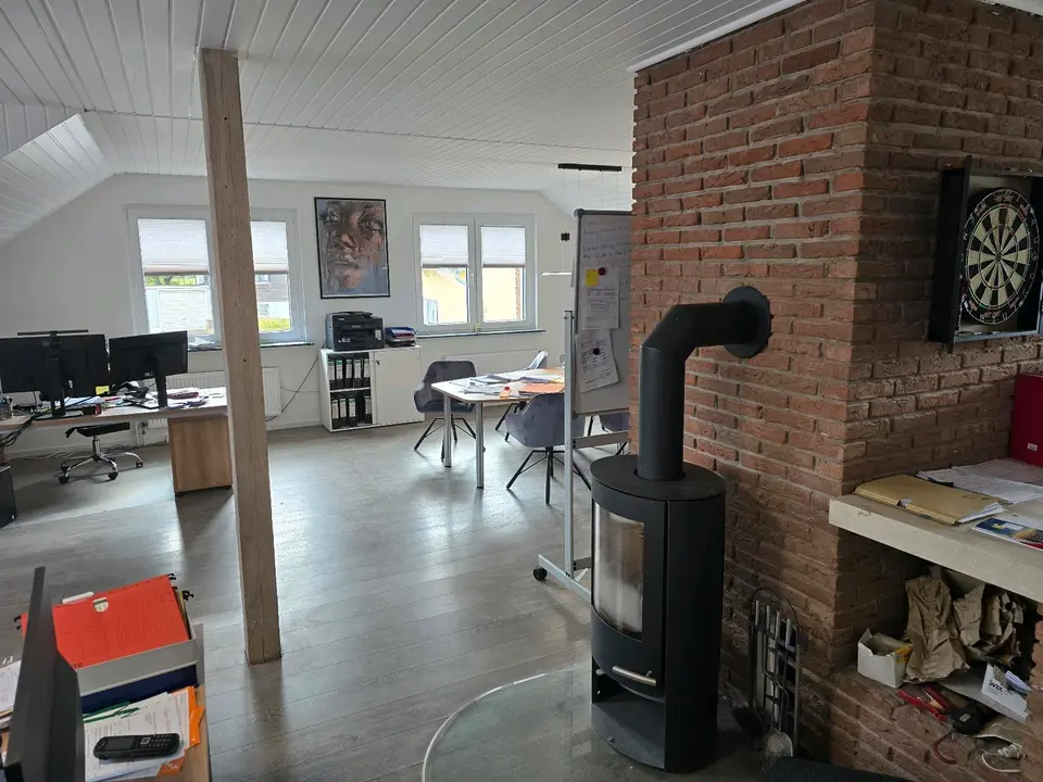 6 Zimmer Wohnung mit 210 m² in Detmold – Bild 3