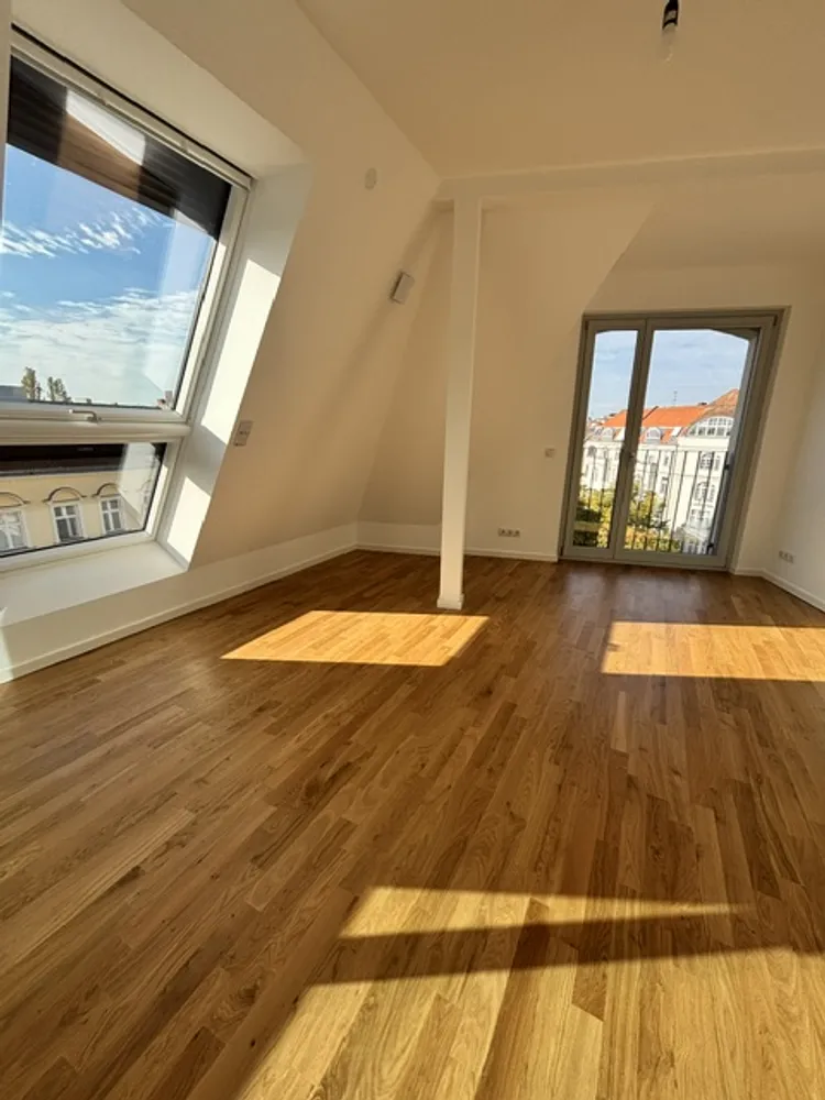 4 Zimmer Wohnung mit 122 m² in Berlin – Bild 2