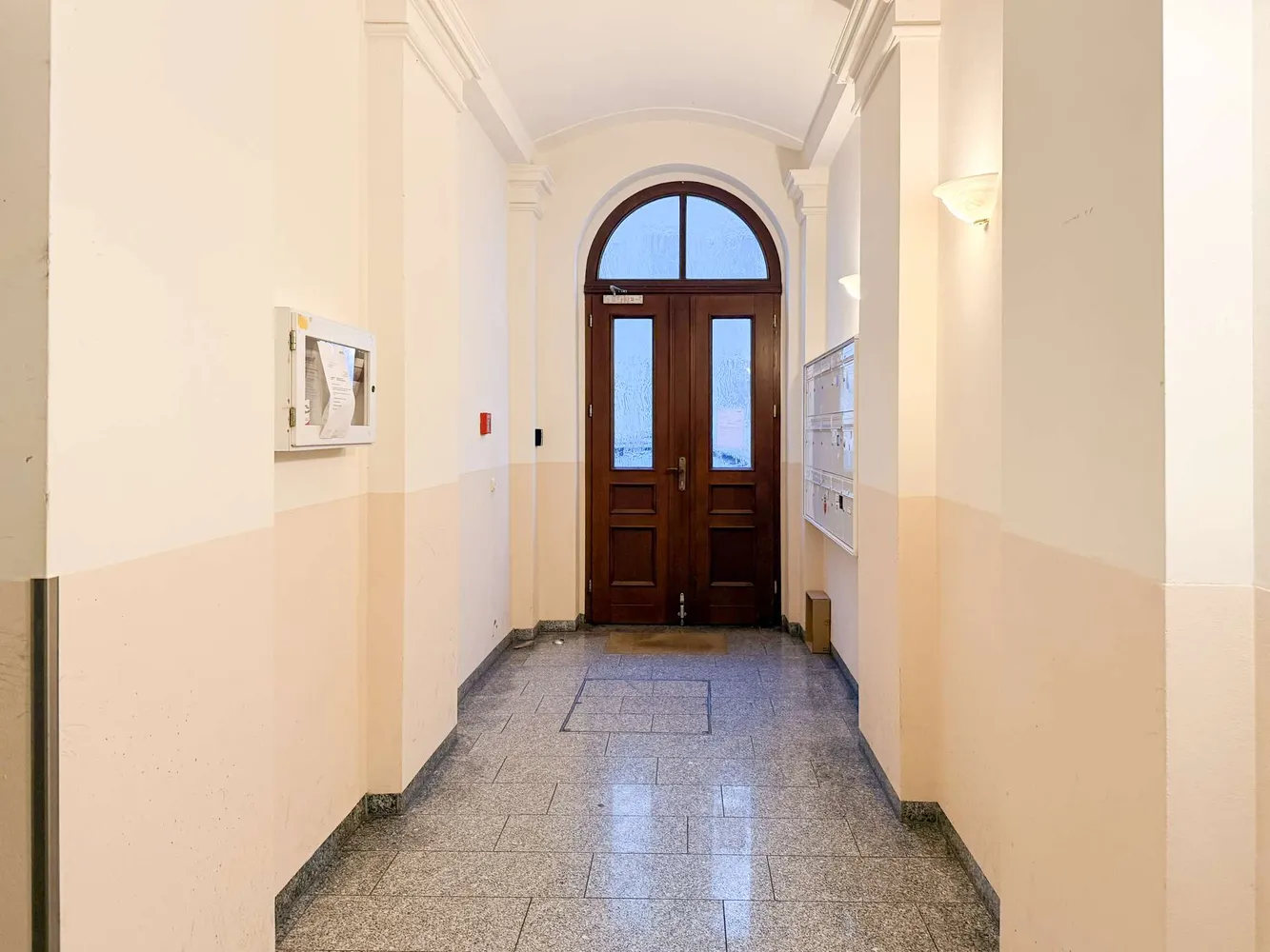 2 Zimmer Wohnung mit 74 m² in Leipzig – Bild 2
