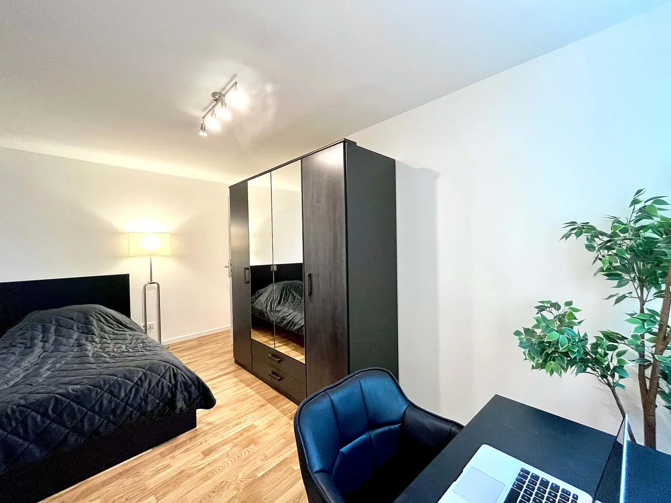 Shared room with 11 m² in Munich – Photo 1