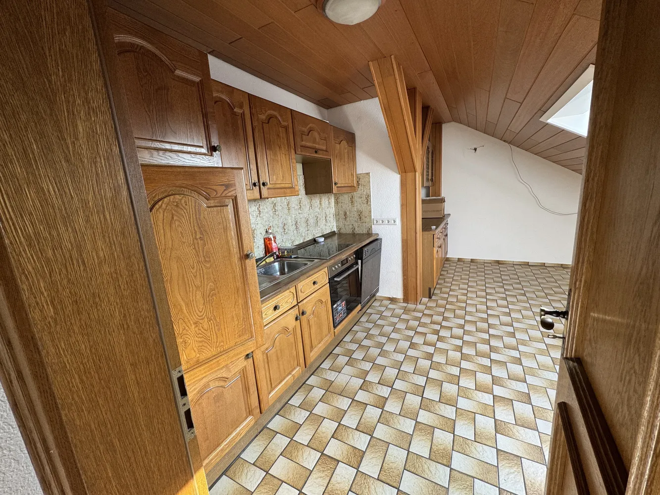 2 Zimmer Wohnung mit 74 m² in Wiesbaden – Bild 3
