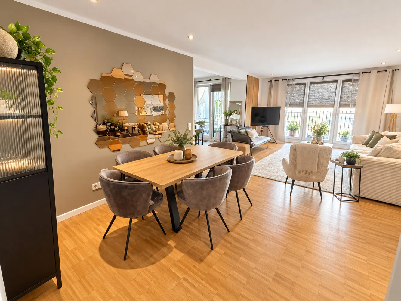 4 Zimmer Wohnung mit 109 m² in Köln – Bild 1