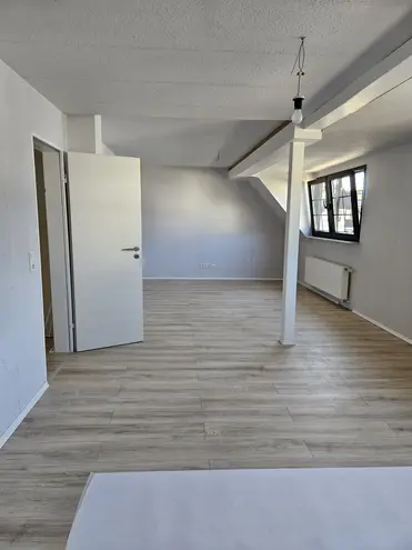 3 Zimmer Wohnung mit 90 m² in Wiesbaden – Bild 4