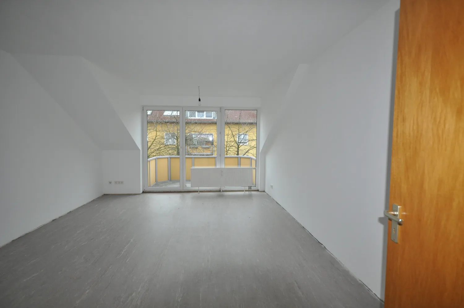 2 Zimmer Wohnung mit 67 m² in Köln – Bild 2