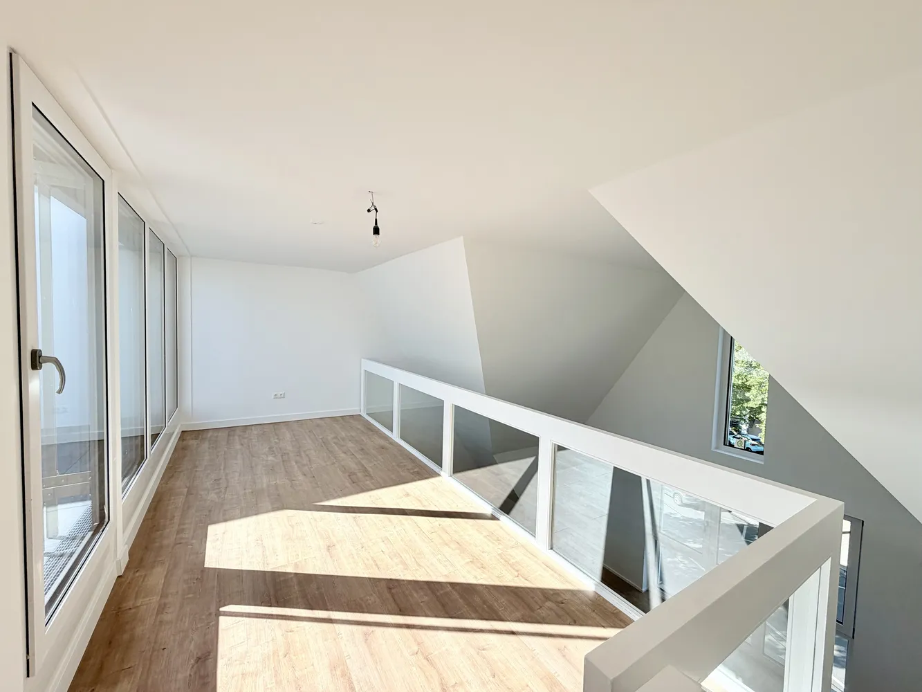 2 Zimmer Wohnung mit 87 m² in Wiesbaden – Bild 2