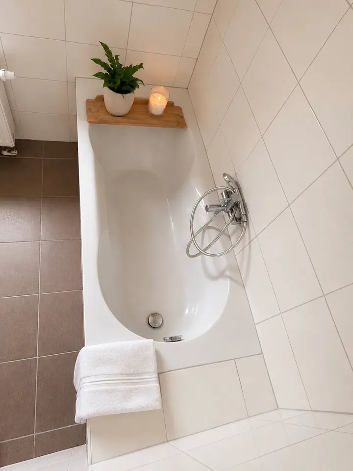 4 Zimmer Wohnung mit 150 m² in Altenburg – Bild 3