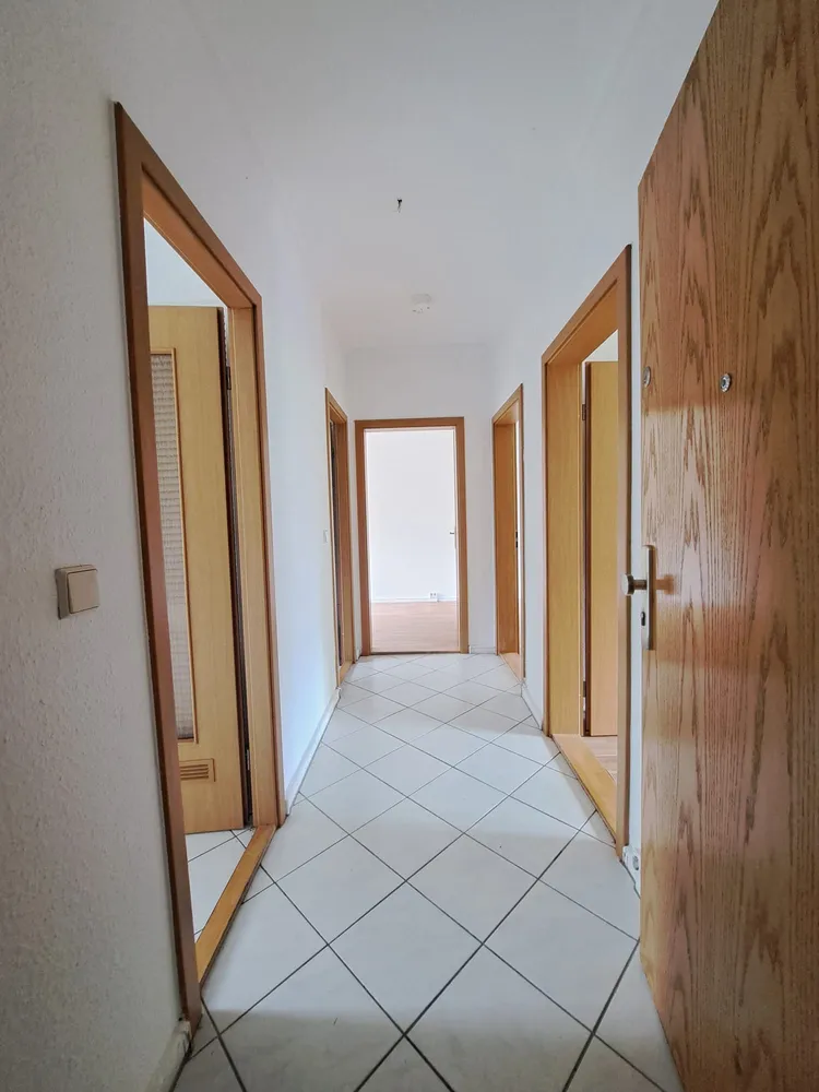 3 Zimmer Wohnung mit 61 m² in Halle (Saale) – Bild 2