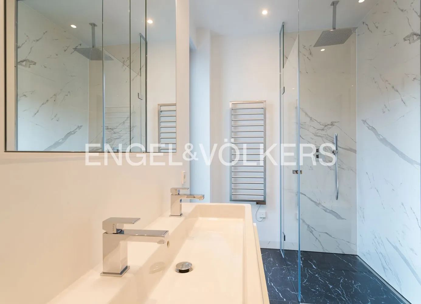 3 room apartment with 104 m² in Frankfurt am Main – Photo 1