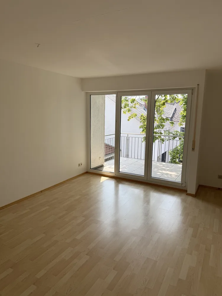 2 Zimmer Wohnung mit 60 m² in Wiesbaden – Bild 1