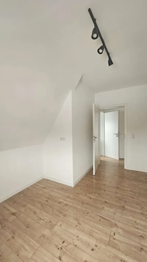 150 Zimmer Wohnung mit 55 m² in Ludwigshafen am Rhein – Bild 8