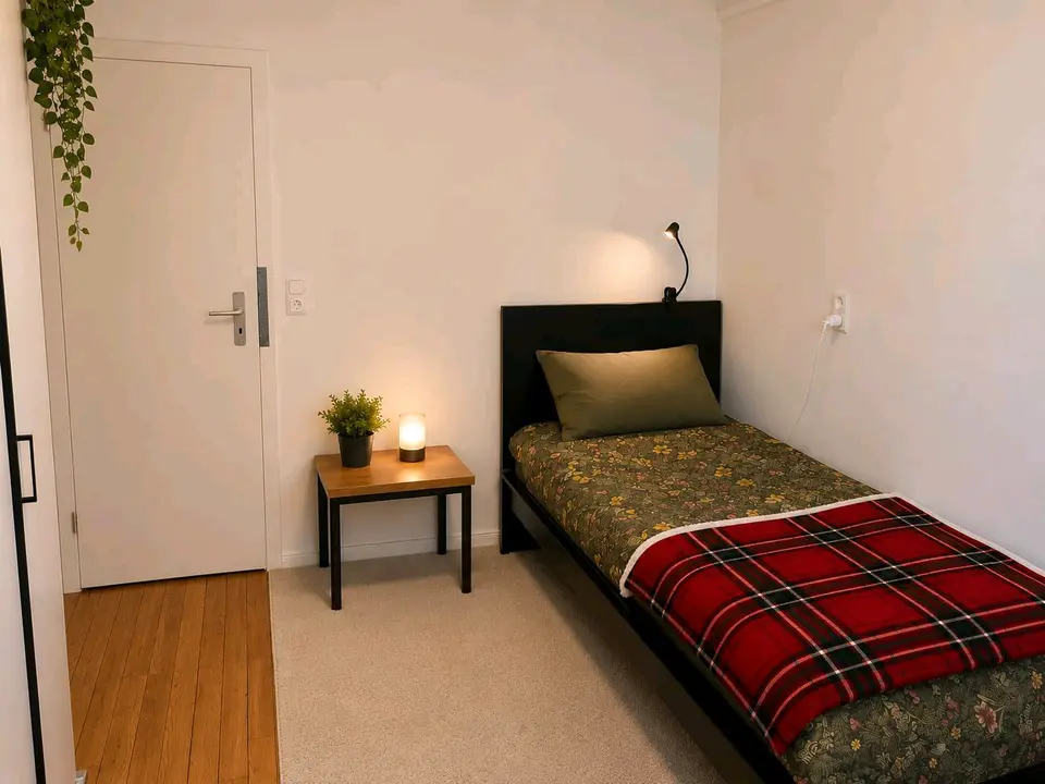 18 Zimmer Wohnung mit 60 m² in Saarbrücken – Bild 3