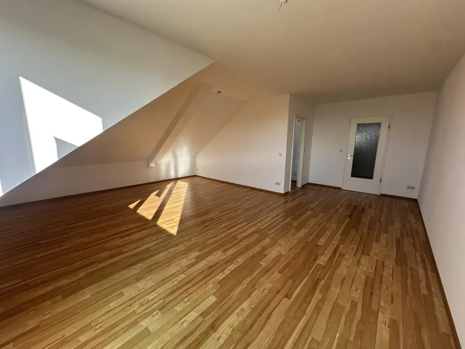 2 room apartment with 65 m² in Gera – Photo 2