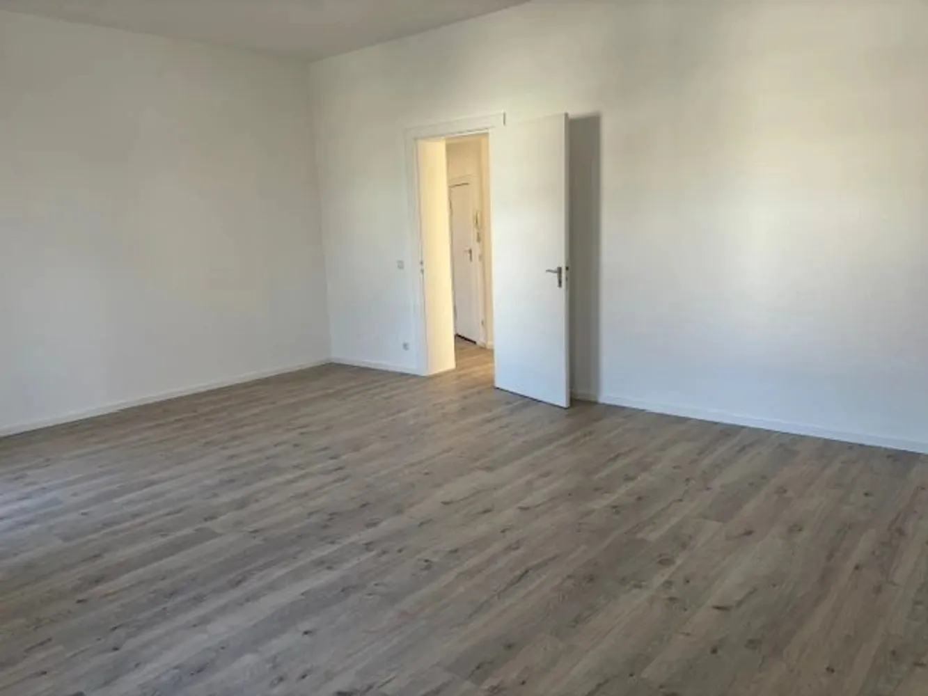 2 Zimmer Wohnung mit 84 m² in Berlin – Bild 11