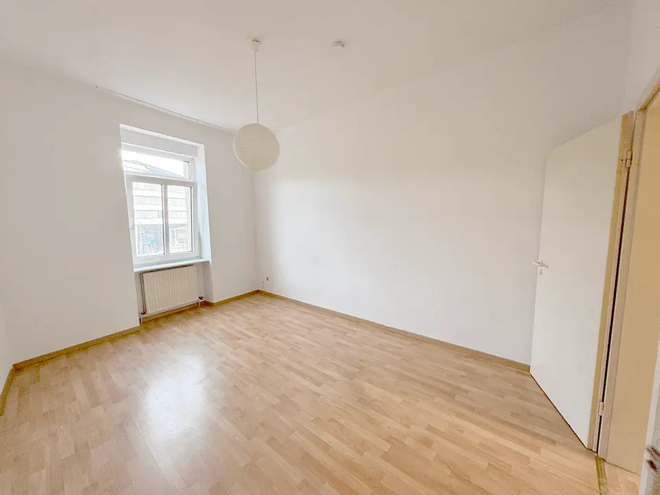 4 Zimmer Wohnung mit 63 m² in Karlsruhe – Bild 1