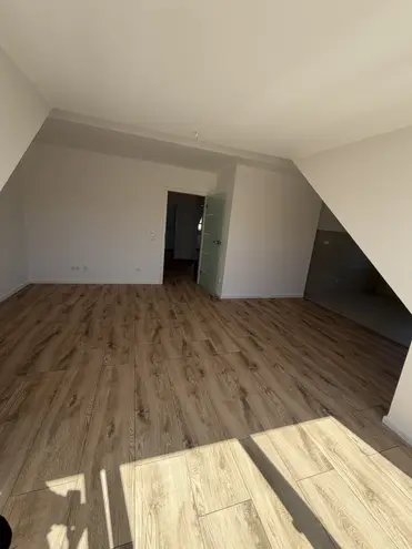 4 Zimmer Wohnung mit 75 m² in Frankfurt am Main – Bild 2