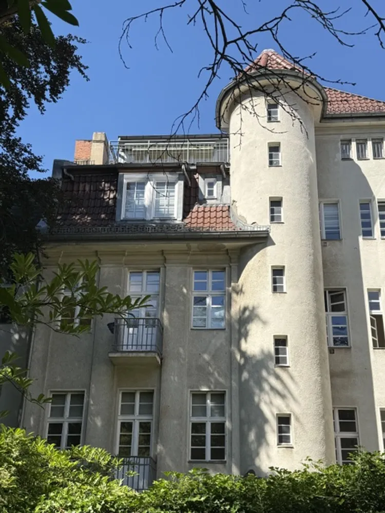 2 Zimmer Wohnung mit 111 m² in Berlin – Bild 8