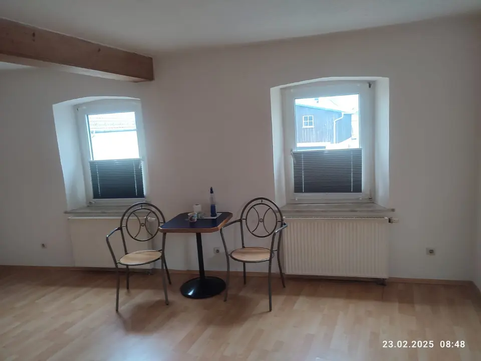 1 Zimmer Wohnung mit 140 m² in Hof – Bild 2