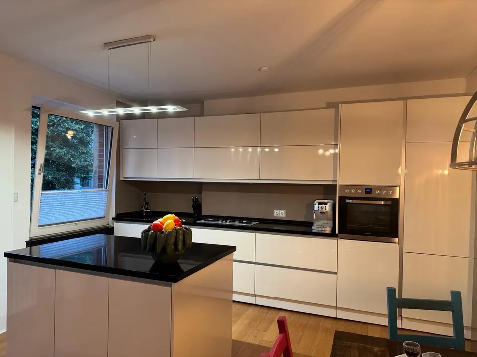 2 Zimmer Wohnung mit 75 m² in Düsseldorf – Bild 2