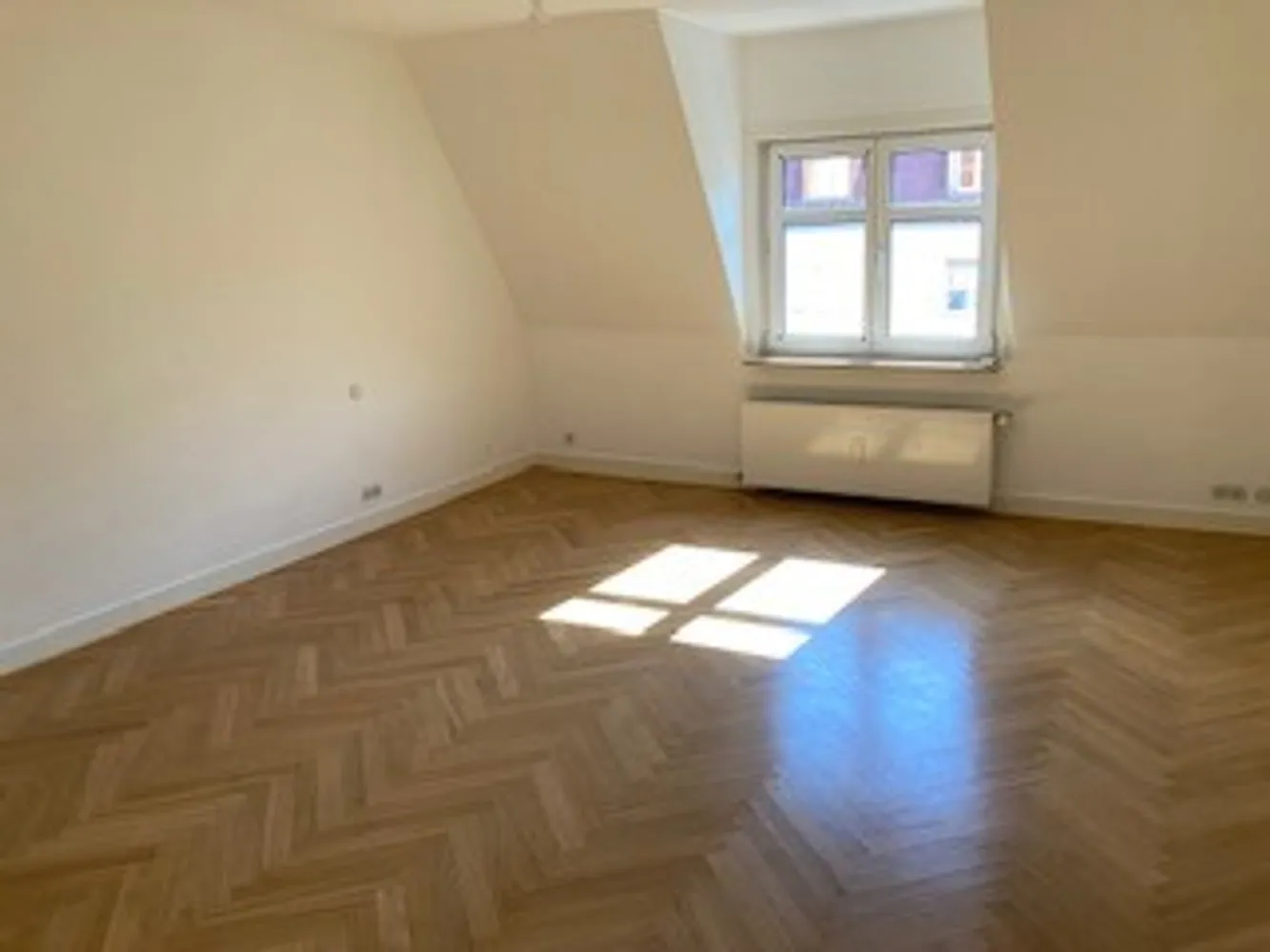8 Zimmer Wohnung mit 275 m² in München – Bild 5