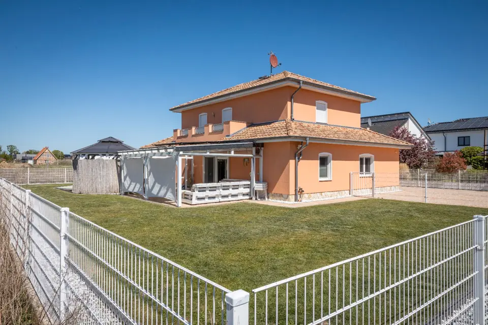 6 room house with 312 m² in Wolfsburg – Photo 4