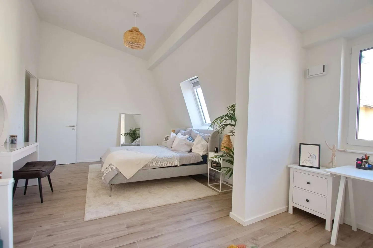 2 Zimmer Wohnung mit 77 m² in Berlin – Bild 11
