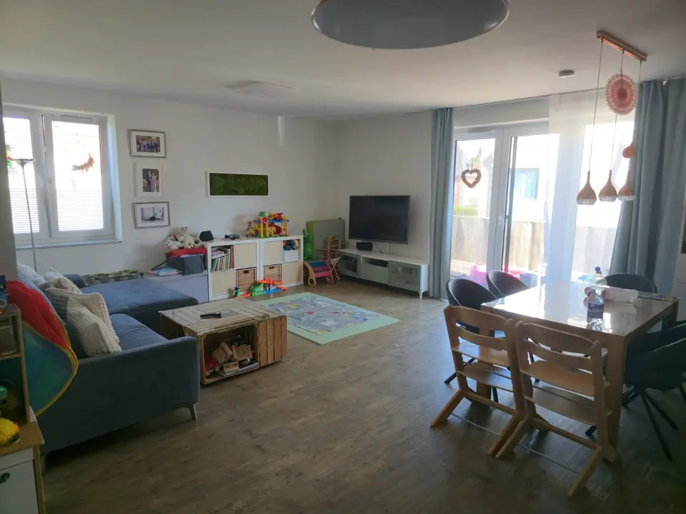 4 Zimmer Wohnung mit 121 m² in Kiel – Bild 1