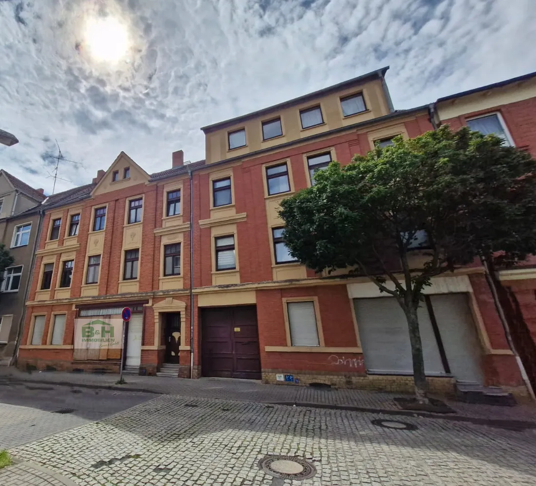 4 Zimmer Wohnung mit 94 m² in Bitterfeld-Wolfen – Bild 1
