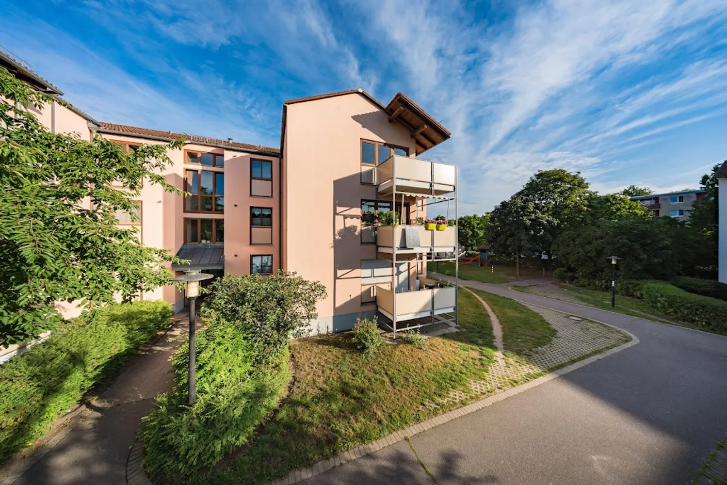 2 Zimmer Wohnung mit 67 m² in Berlin – Bild 1
