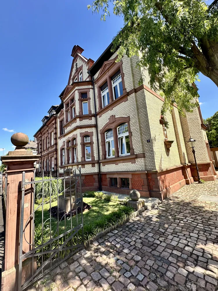 4 Zimmer Wohnung mit 121 m² in Aschaffenburg – Bild 1
