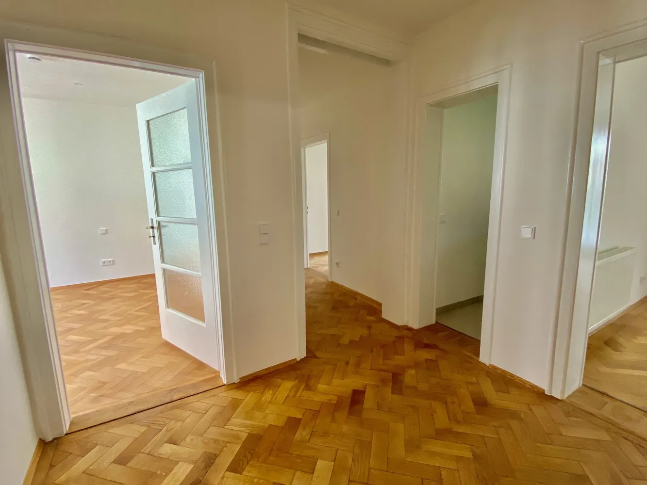 4 Zimmer Wohnung mit 127 m² in München – Bild 2