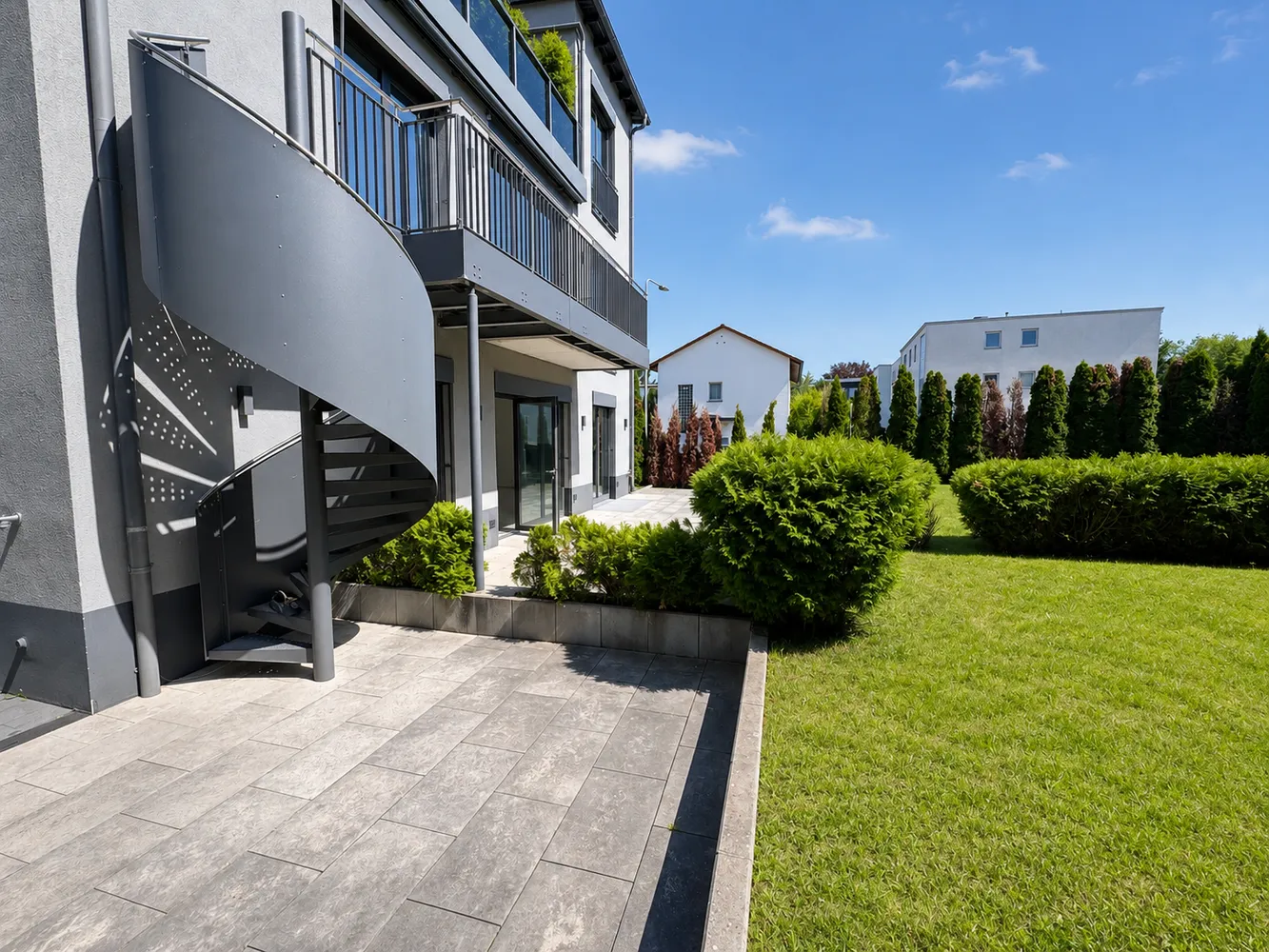 4 Zimmer Wohnung mit 145 m² in Frankfurt am Main – Bild 1