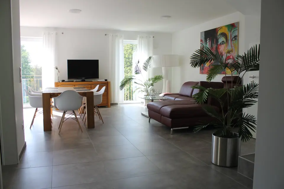 3 Zimmer Wohnung mit 110 m² in Regensburg – Bild 1