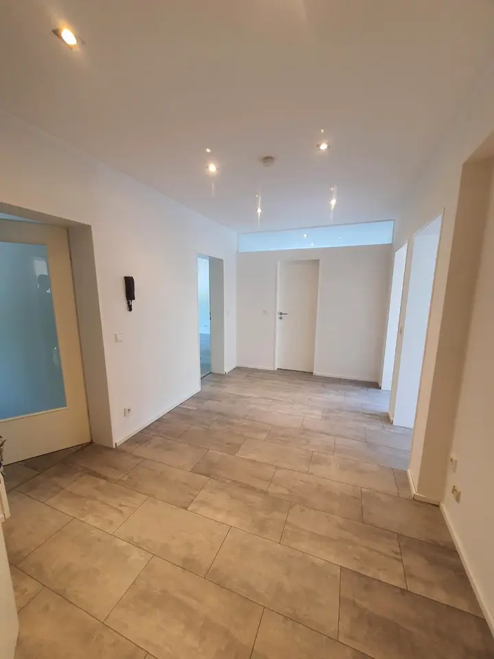 3 Zimmer Wohnung mit 90 m² in Saarbrücken – Bild 4