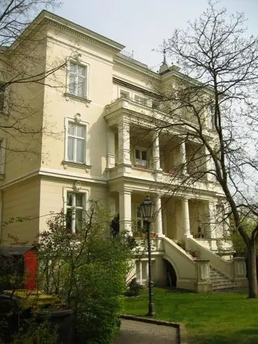 3 Zimmer Wohnung mit 143 m² in Berlin – Bild 3