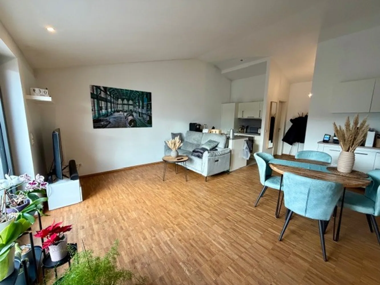 2 Zimmer Wohnung mit 65 m² in Bonn – Bild 1