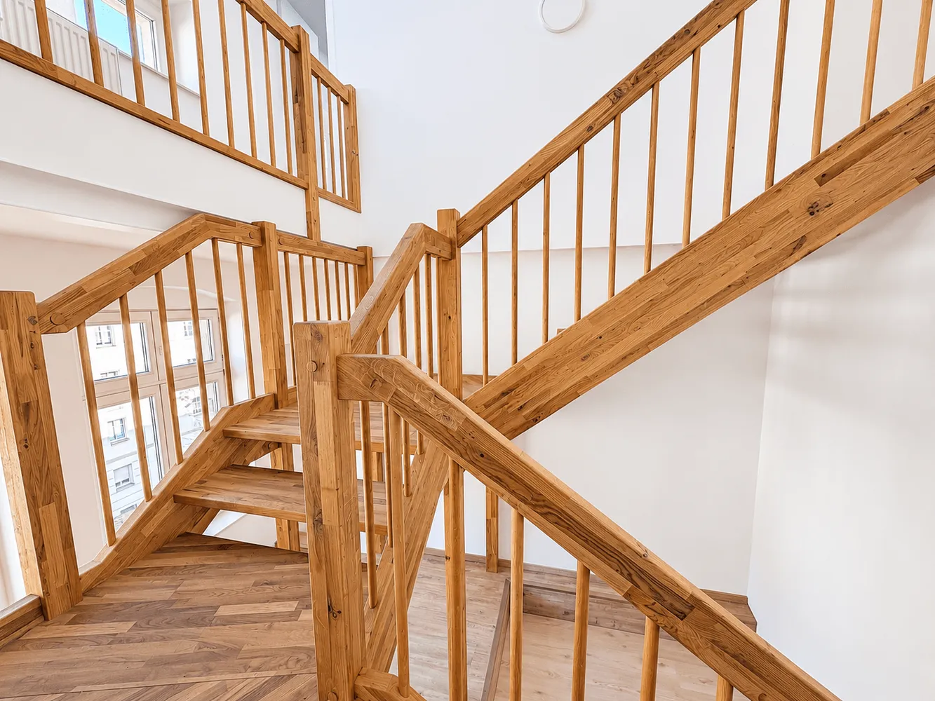 4 Zimmer Wohnung mit 105 m² in Halle (Saale) – Bild 2